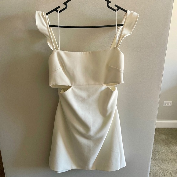 Likely Dresses & Skirts - Likely Stella mini dress - size 8 white